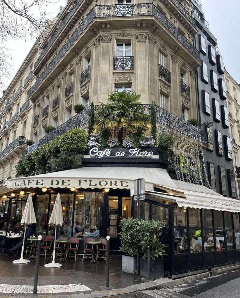 Café de Flore hot chocolate in Paris you need to experience, when visiting in the winter.