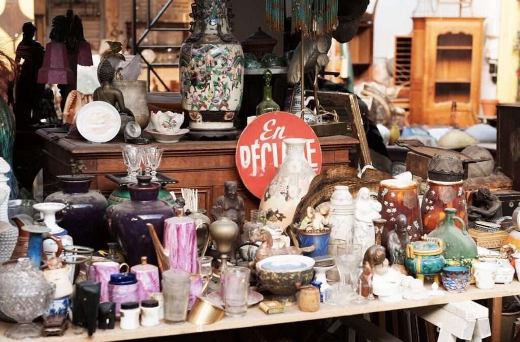 Looking for a flea markets in Paris? We've got you covered with this comprehensive guide to the best markets in the city.