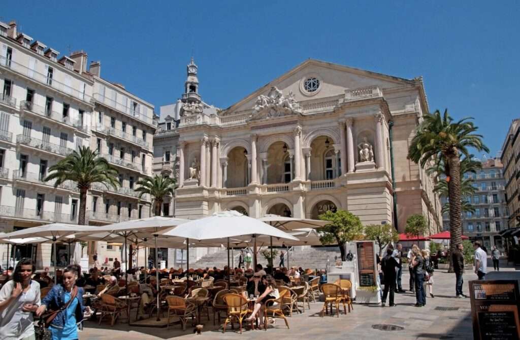 Toulon is a gorgeous seaside town on the Mediterranean coast, and our list of things to do in Toulon will help you enjoy this beautiful city.