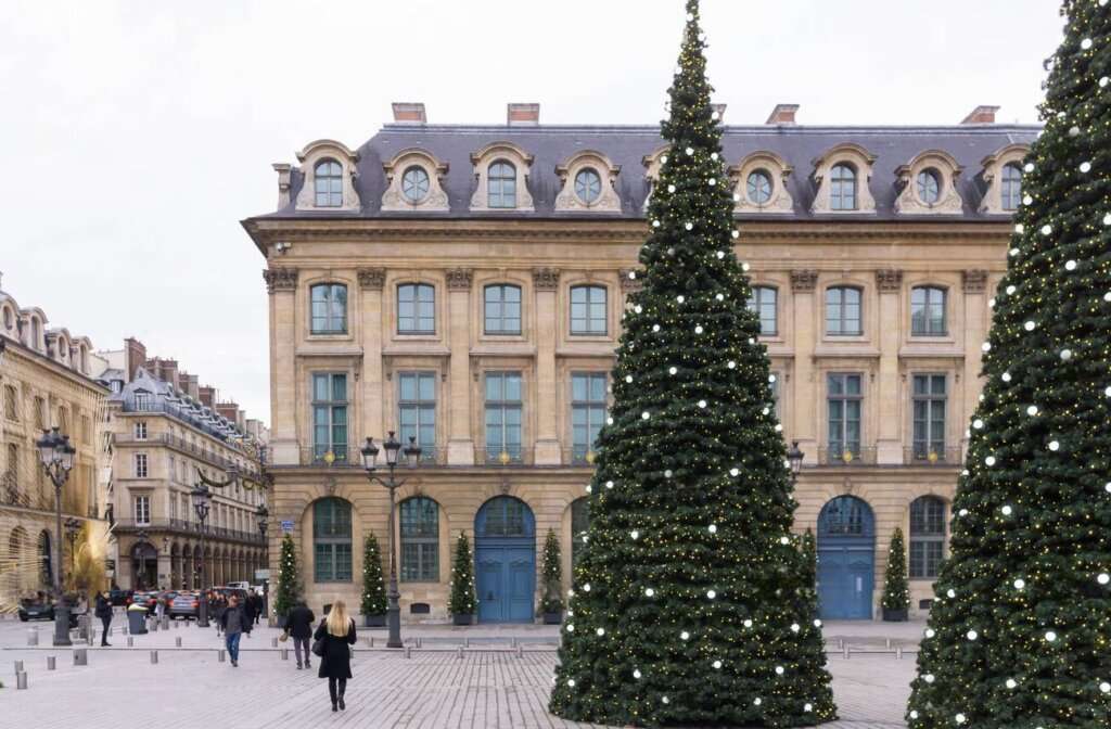 christmas decorations in paris