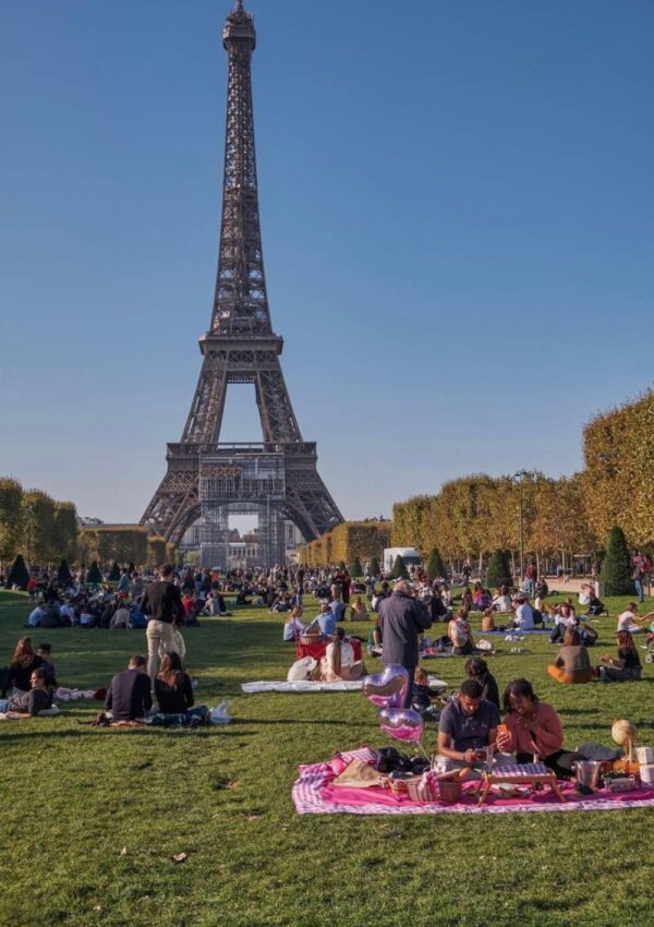 Picnic in Paris: 10 of the Best Places to Relax