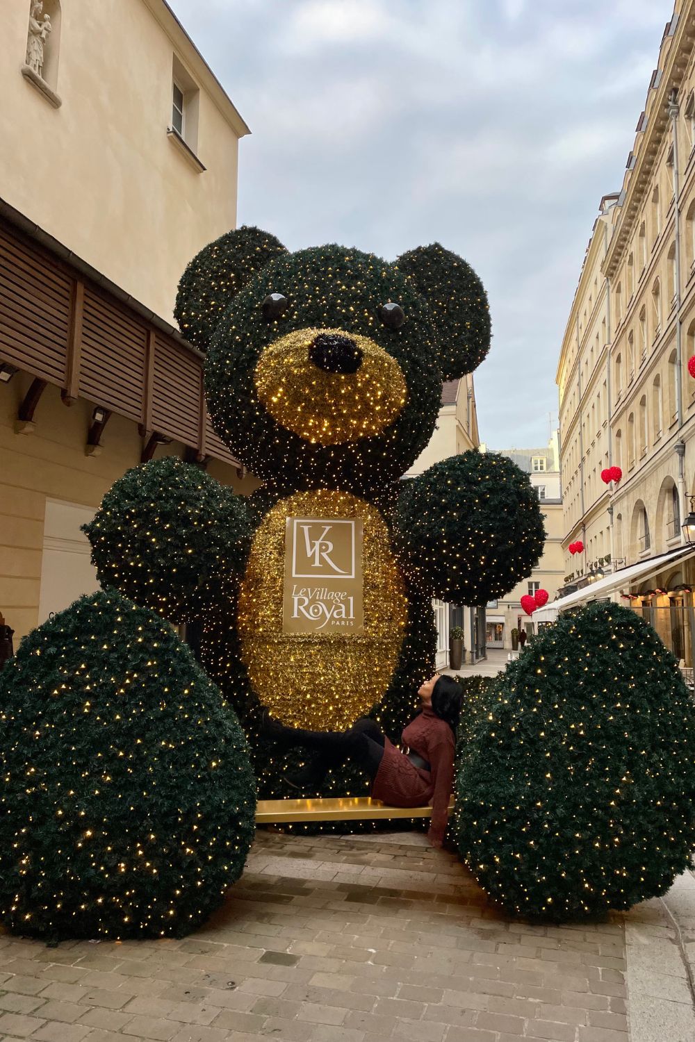 Where to See the Best Christmas Decorations in Paris 2024